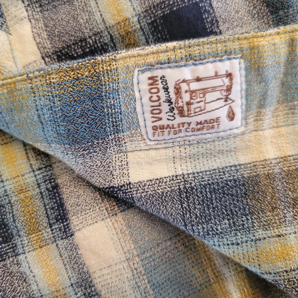 Volcom Long Sleeve Flannel Style - image 3